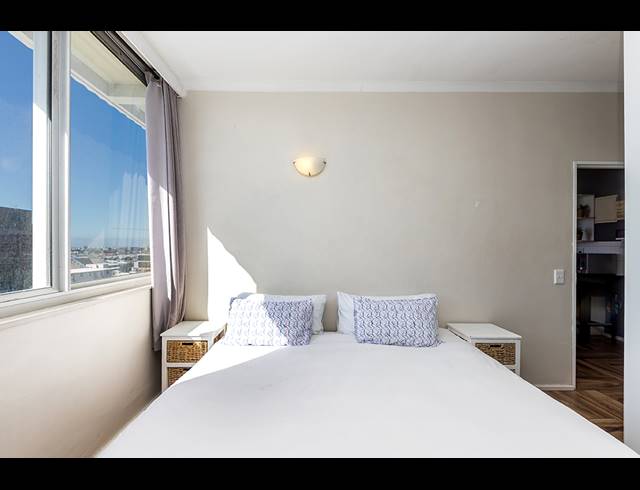 2 BEDROOM APARTMENT FOR SALE IN CAPE TOWN CITY CENTRE